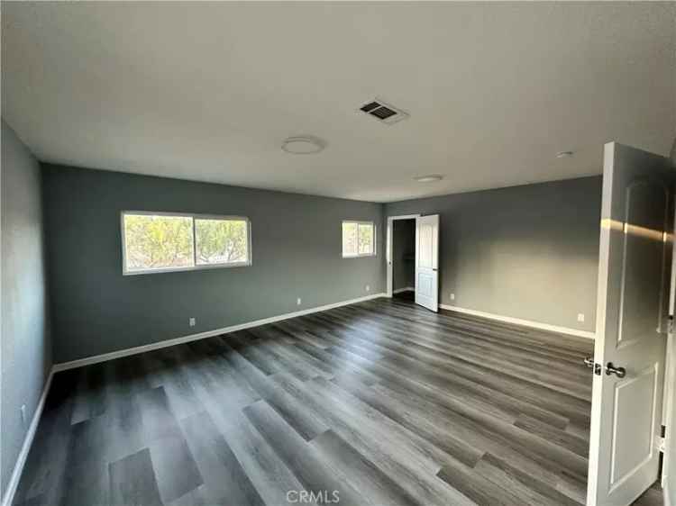 Single-family house For Sale in San Fernando, California