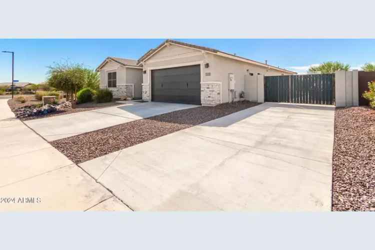 Single-family house For Sale in 18065, West Wolf Street, Goodyear, Arizona