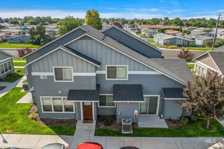 Multi-family house For Sale in 1865, West Bella Lane, Nampa, Idaho