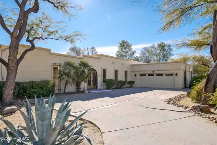 Single-family house For Sale in 1505, South Abrego Drive, Green Valley, Arizona