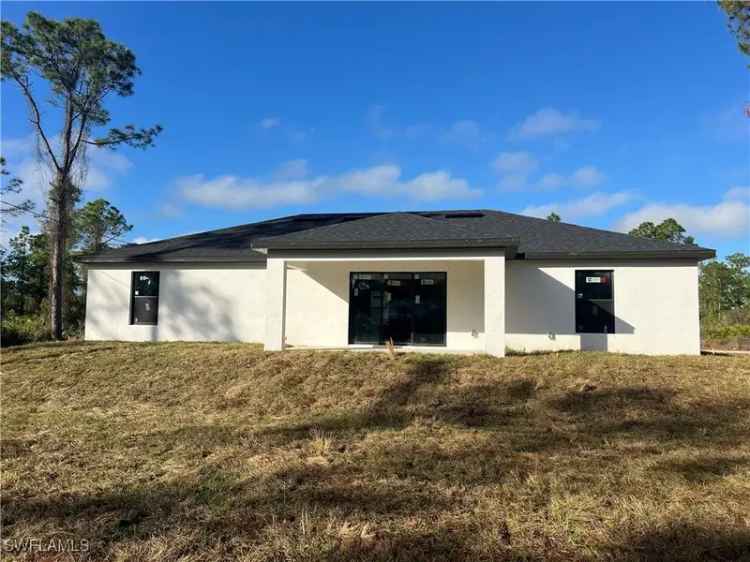 Single-family house For Sale in 3210, 19th Street West, Lehigh Acres, Florida