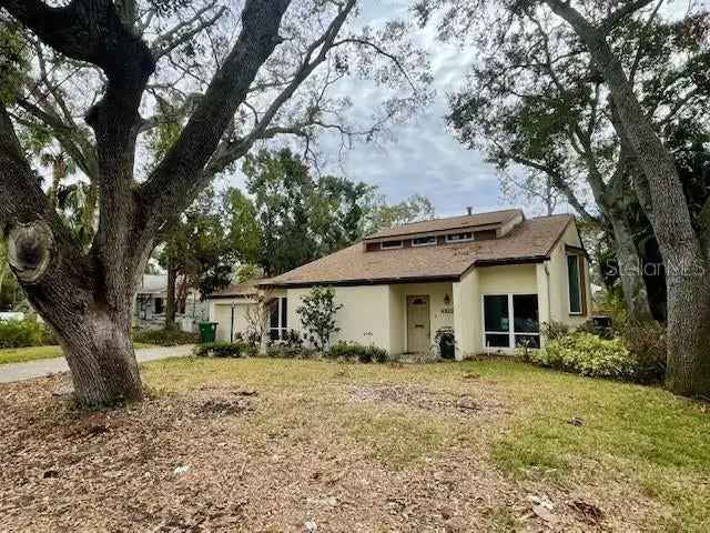 Single-family house For Sale in 4822, West San Miguel Street, Tampa, Florida