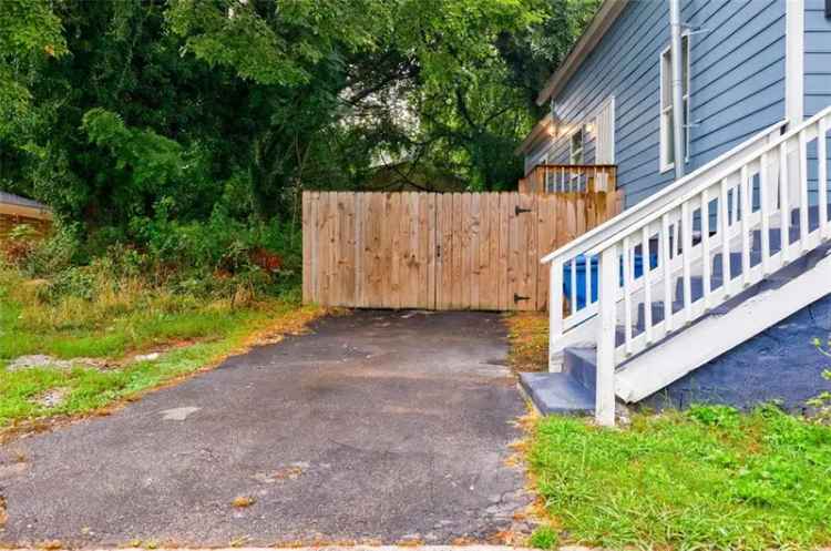 Single-family house For Sale in 1048, Garibaldi Street Southwest, Atlanta, Georgia