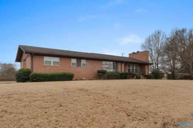 Single-family house For Sale in 206, West Ford Avenue, Muscle Shoals, Alabama