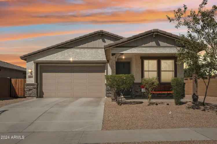 Single-family house For Sale in 862, South 172nd Avenue, Goodyear, Arizona