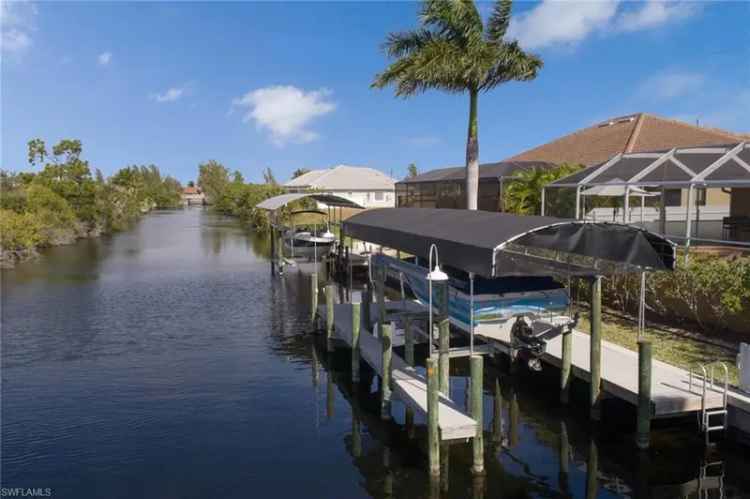 Single-family house For Sale in 3806, Southwest 17th Avenue, Cape Coral, Florida