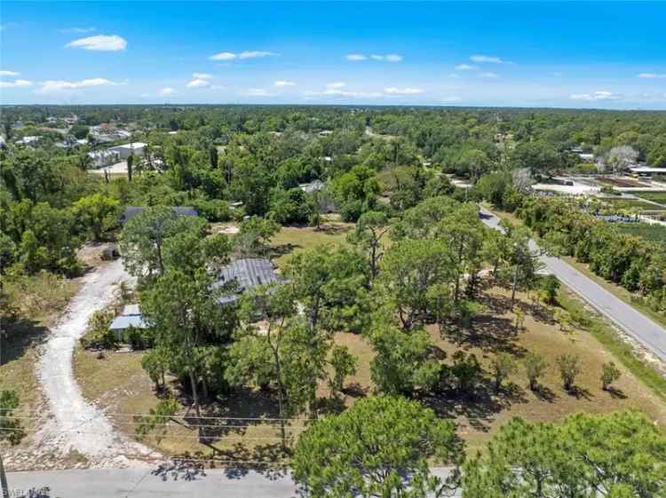 Single-family house For Sale in East Naples, Florida