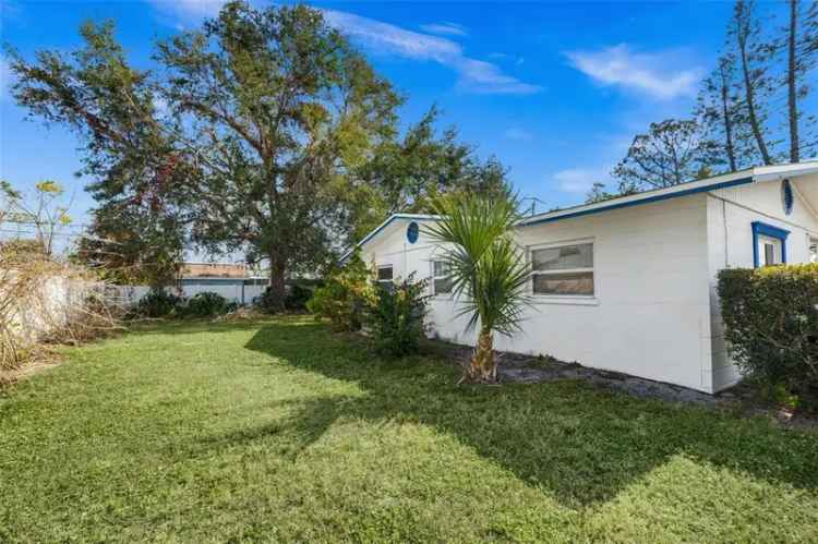 Single-family house For Sale in 5823, 26th Street West, South Bradenton, Florida