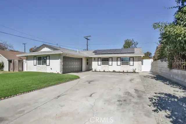 Single-family house For Sale in 2037, Alco Avenue, Santa Ana, California