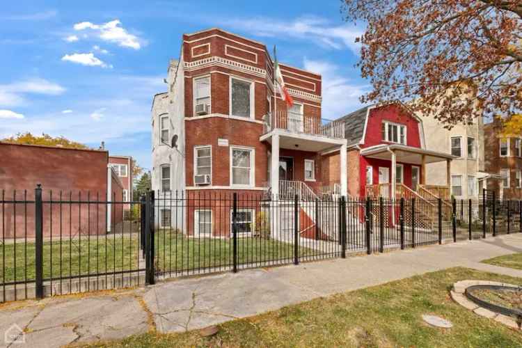 Multi-family house For Sale in 2304, North Kenneth Avenue, Chicago, Illinois