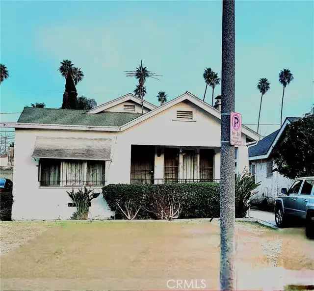 Single-family house For Sale in 3868, 3rd Avenue, Los Angeles, California