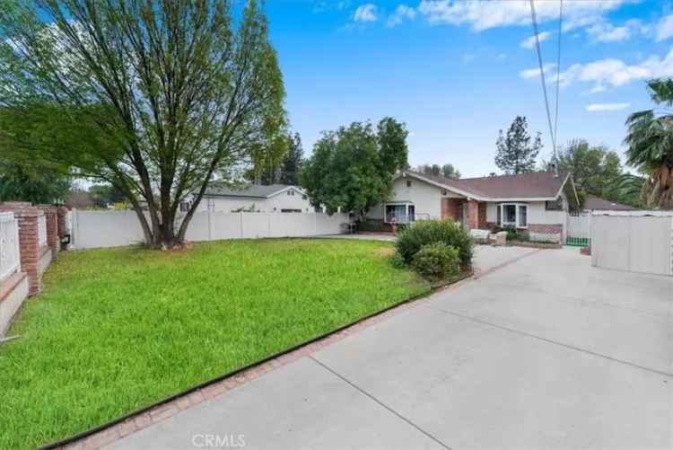 Multi-family house For Sale in 19010, Ingomar Street, Los Angeles, California