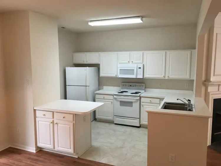 2BR Townhouse for Rent Near Downtown Cary