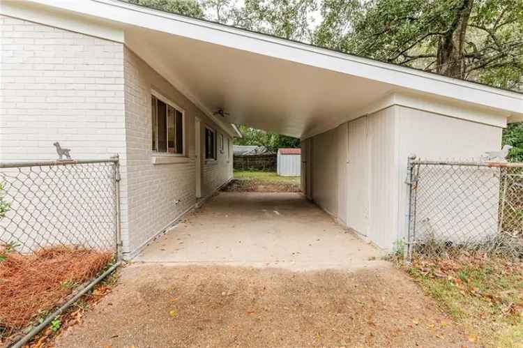 Single-family house For Sale in Mobile, Alabama