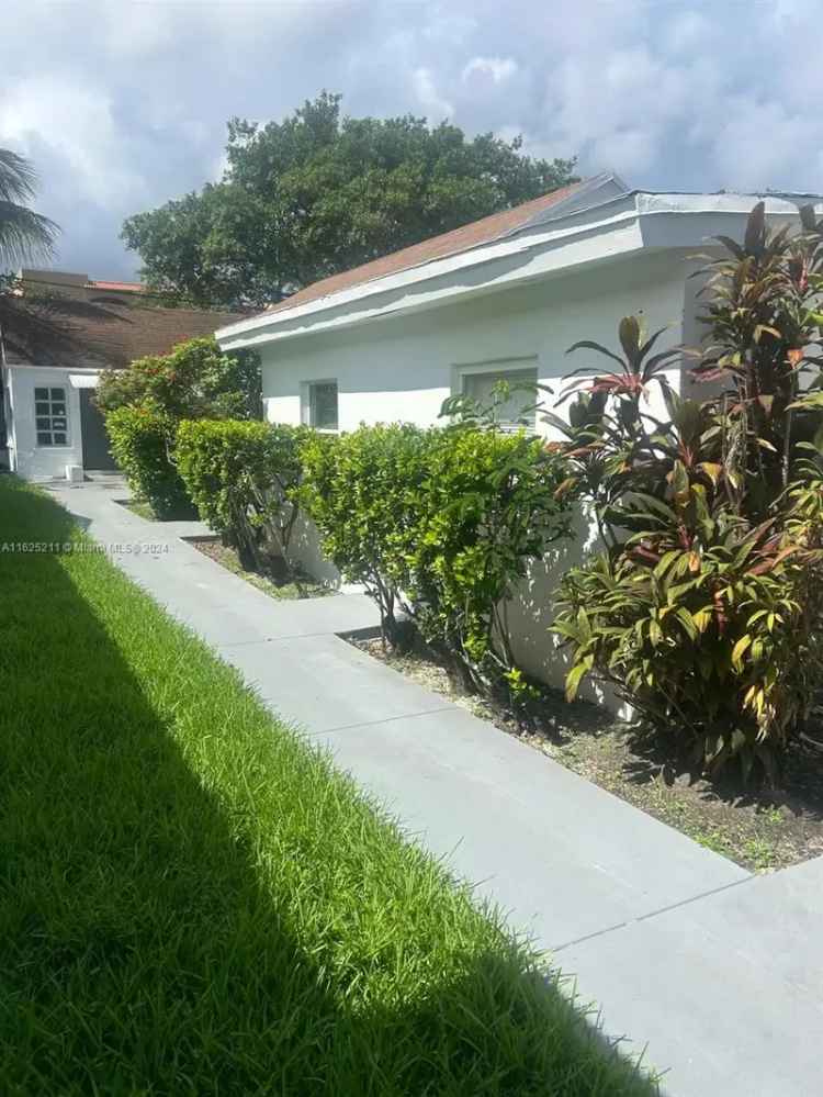 Multi-family house For Sale in 1326, Northeast 110th Street, Hialeah, Florida