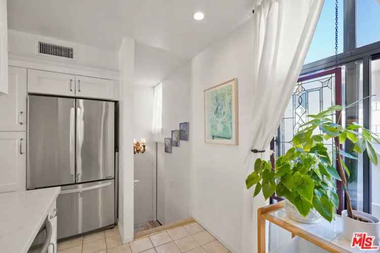 House For Sale in 14912, Dickens Street, Los Angeles, California