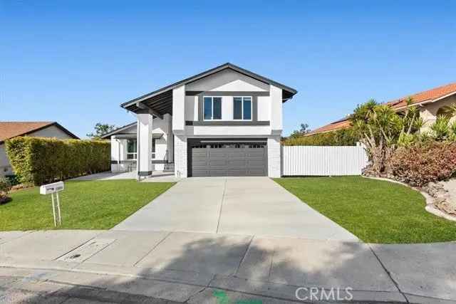 Single-family house For Sale in 13894, Paseo Zaldivar, San Diego, California