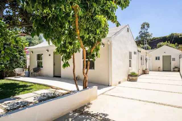 Single-family house For Sale in 15242, Morrison Street, Los Angeles, California