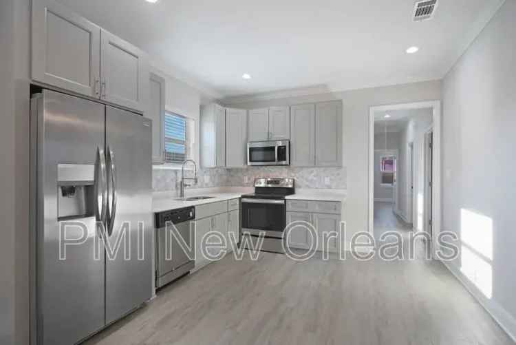 3 BR 2 Bath Townhouse for Rent - Modern Amenities