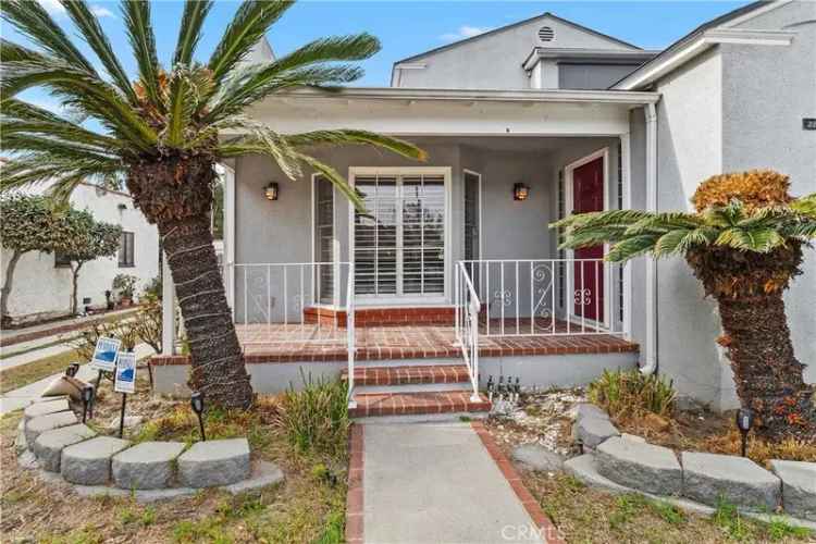 Single-family house For Sale in Long Beach, California