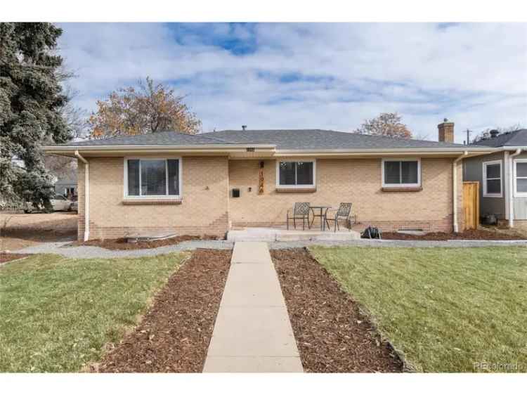 Single-family house For Sale in 1946, Rosemary Street, Denver, Colorado