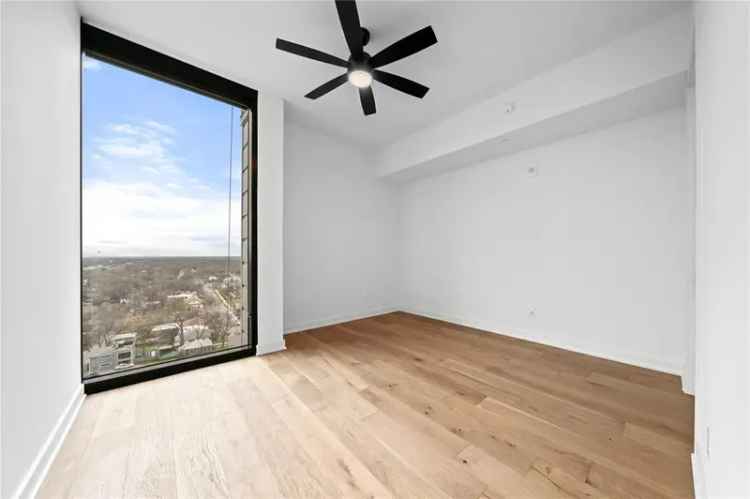 Condo For Sale in 1404, East Park Avenue, Palestine, Texas