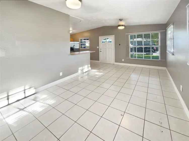 Single-family house For Sale in Clearwater, Florida