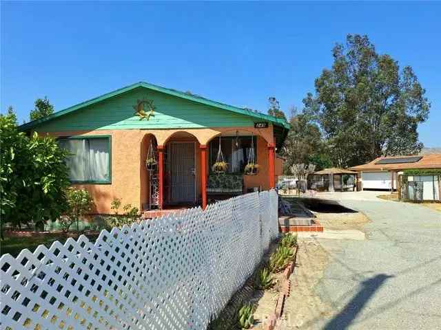 Single-family house For Sale in 243, Idyllwild Drive, San Jacinto, California