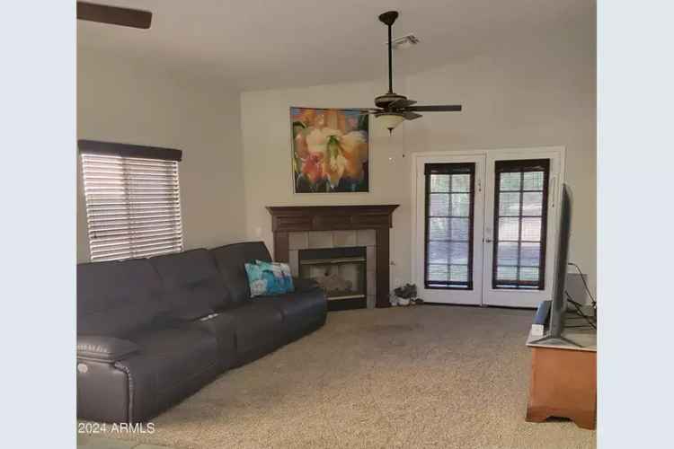 Single-family house For Sale in 1523, East Black Diamond Drive, Gilbert, Arizona