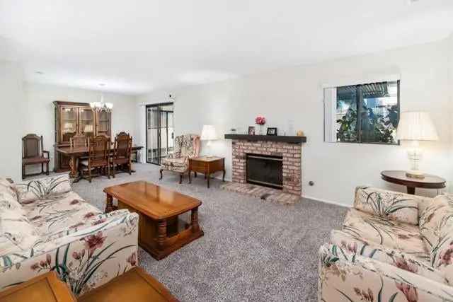 Single-family house For Sale in 3762, Stanford Drive, Oceanside, California