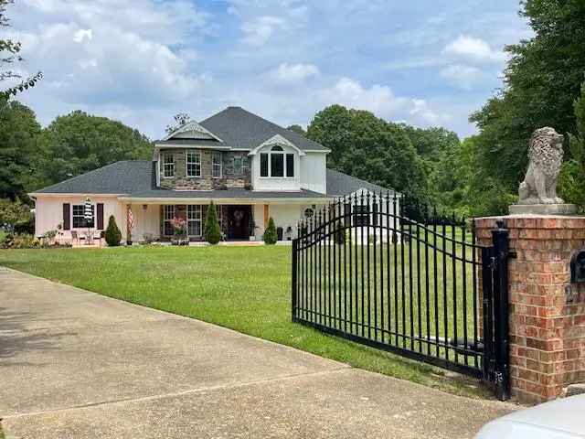 Single-family house For Sale in 213, Creek Ridge Road, Dothan, Alabama