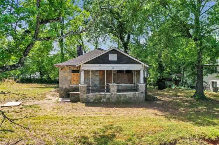 Single-family house For Sale in 1162, Joseph E. Boone Boulevard Northwest, Atlanta, Georgia