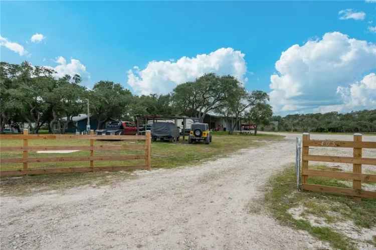 Single-family house For Sale in Texas