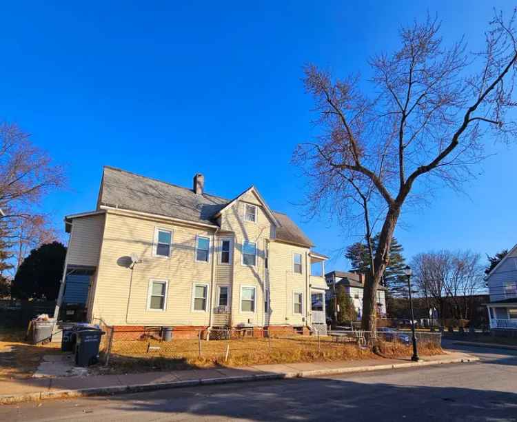 Multi-family house For Sale in Hartford, Connecticut