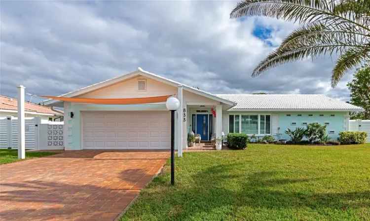 Single-family house For Sale in 833, Harbor Drive South, Venice, Florida