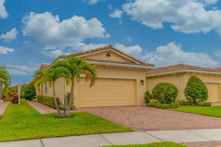 House For Sale in 21012, Southwest Modena Way, Port Saint Lucie, Florida