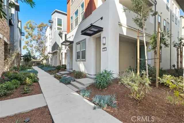 Condo For Sale in 153,155, Fable, Irvine, California