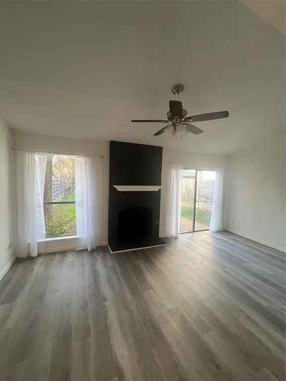 Duplex For Rent in 6418, Westside Drive, Austin, Texas