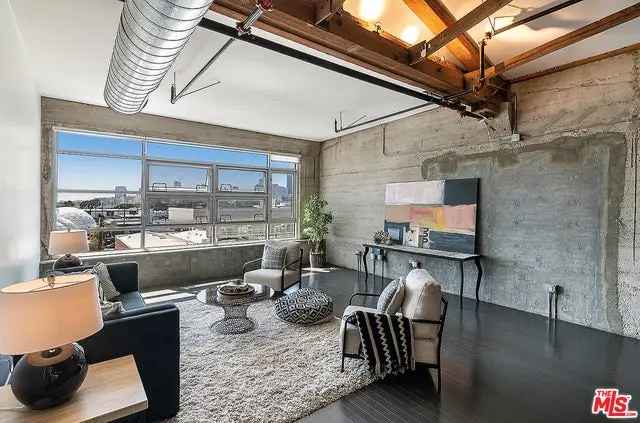 Condo For Sale in 530, South Hewitt Street, Los Angeles, California