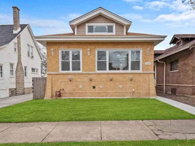 Single-family house For Sale in 11251, South Parnell Avenue, Chicago, Illinois