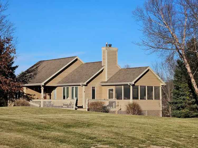 Single-family house For Sale in 4, Knoll Court, East Galena Township, Illinois