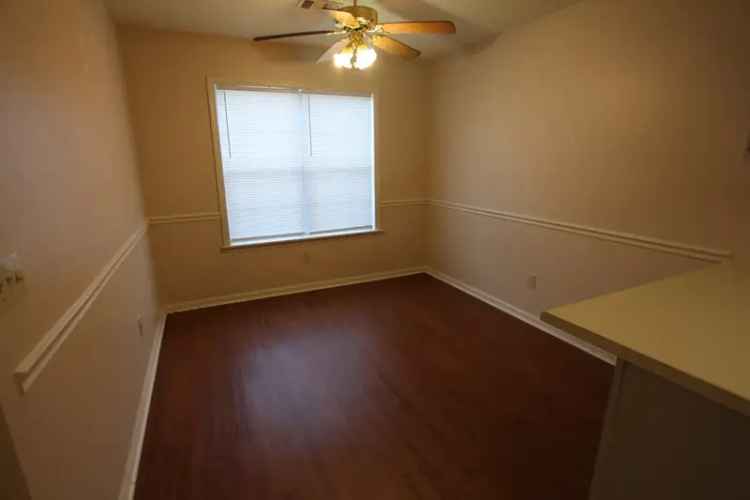 Home for Rent Near Restaurants and Entertainment