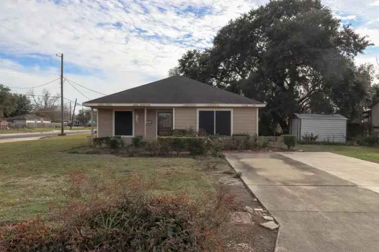 Single-family house For Sale in 2915, Edmonds Avenue, Beaumont, Texas