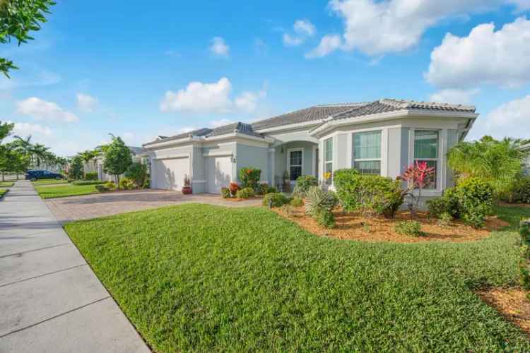 Single-family house For Sale in 12641, Southwest Gingerline Drive, Port Saint Lucie, Florida