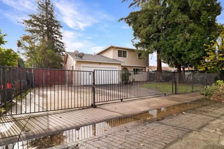 Single-family house For Sale in Sacramento, California