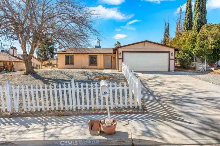 Single-family house For Sale in 16070, Andover Drive, Victorville, California