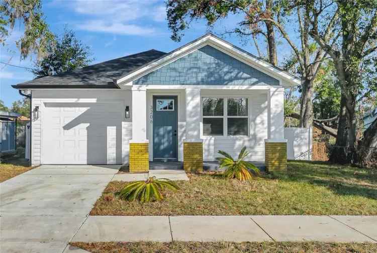 Single-family house For Sale in 3206, East 38th Avenue, Tampa, Florida