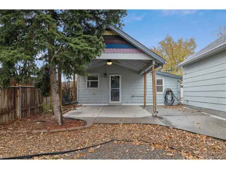 Single-family house For Sale in 2001, Gray Street, Edgewater, Colorado