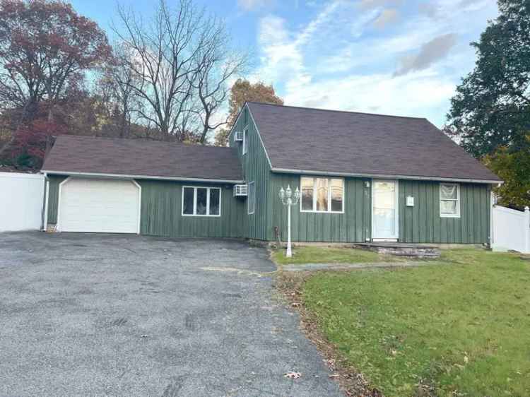 Single-family house For Sale in 37, Old Barn Road, Stamford, Connecticut