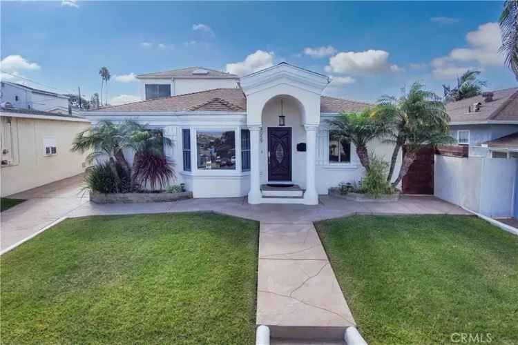 Single-family house For Sale in 4059, Tennyson Street, San Diego, California